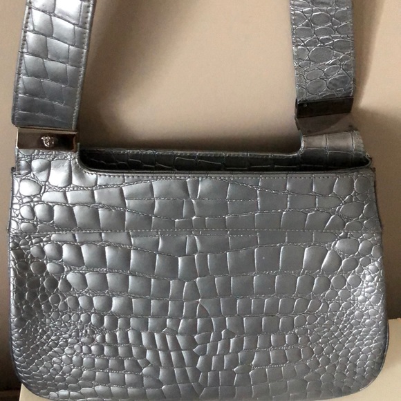 Versace pebbled metallic silver grey shoulder bag. - Picture 6 of 8